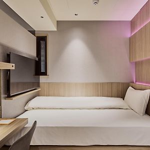 Single Room Private Bathroom